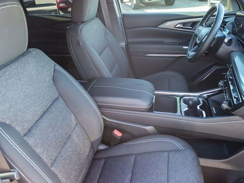 New 2026 Chevrolet Traverse LT w/ Enhanced Driving Package image 15