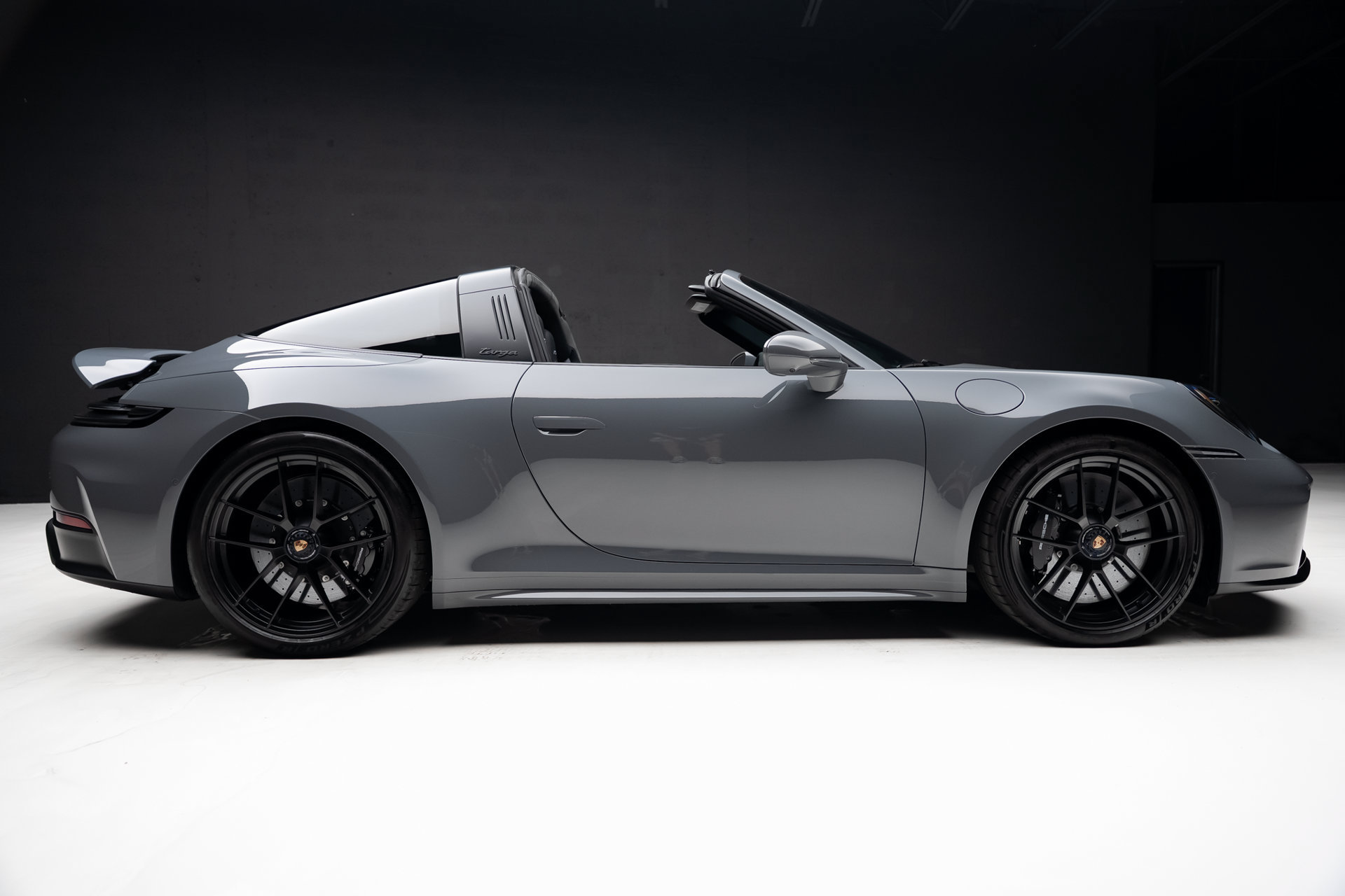 Used 2025 Porsche 911 Targa 4 GTS AWD/4WD image 38