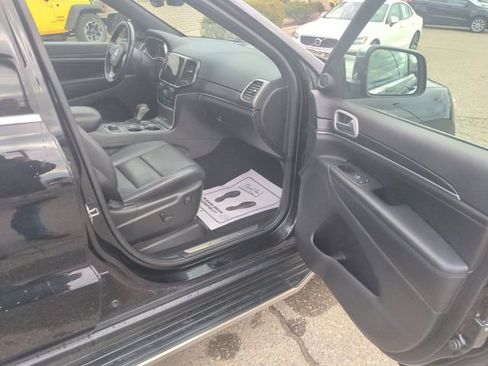 Used 2020 Jeep Grand Cherokee Limited w/ Luxury Group II image 23