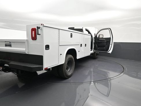 New 2026 RAM 3500 Tradesman AWD/4WD image 32