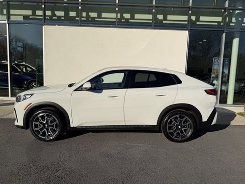 Used 2025 BMW X2 xDrive28i w/ Technology Package image 2