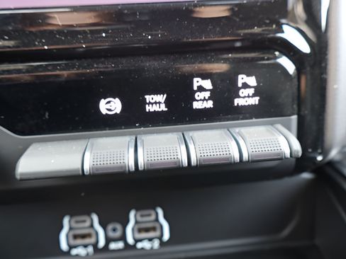 New 2026 RAM 3500 Big Horn AWD/4WD image 15