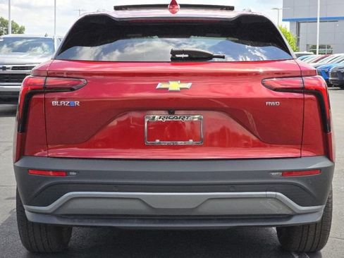 Used 2024 Chevrolet Blazer EV LT AWD/4WD image 17