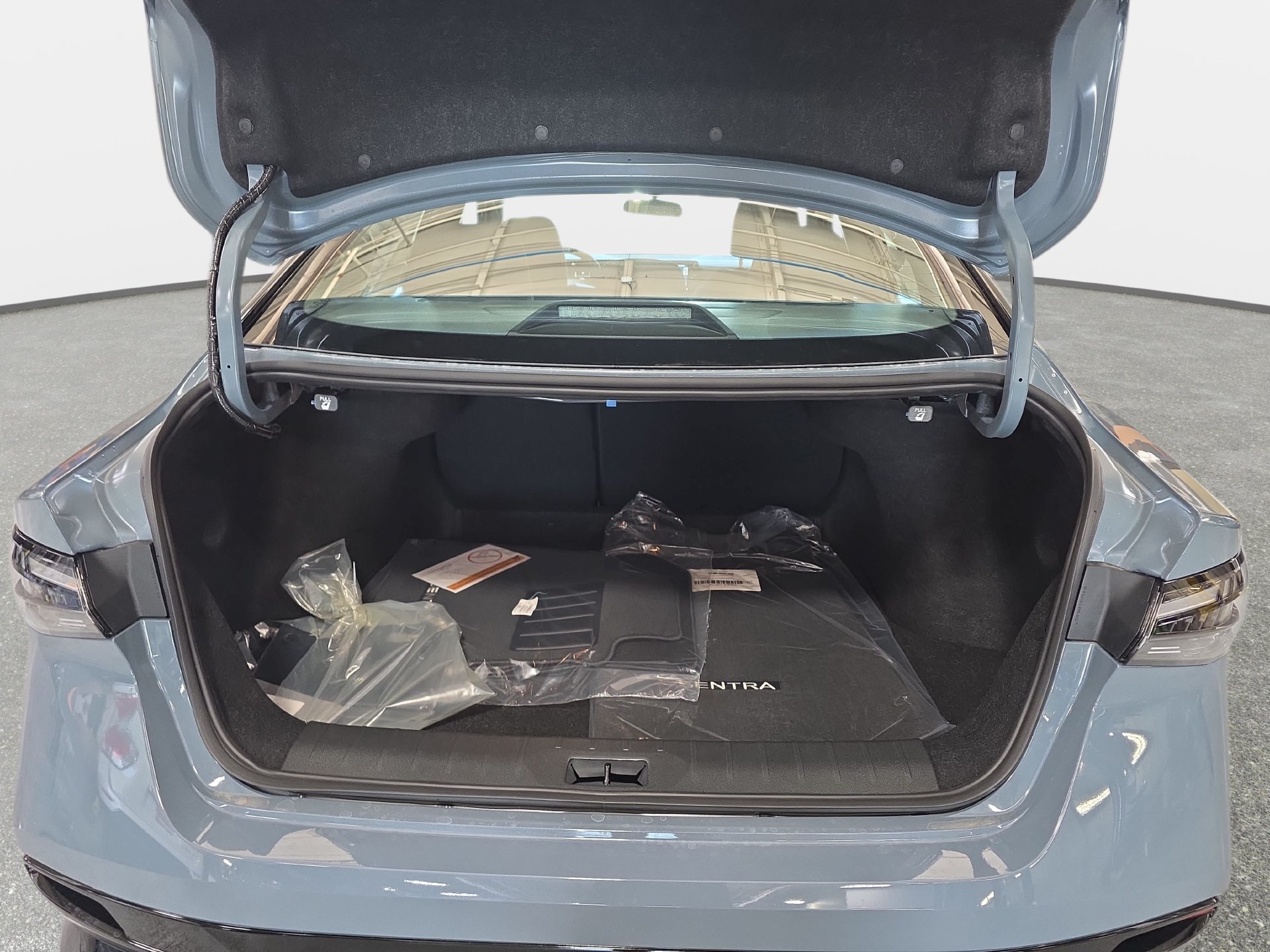 New 2027 Nissan Sentra SR w/ Floor Mat Package FWD image 12