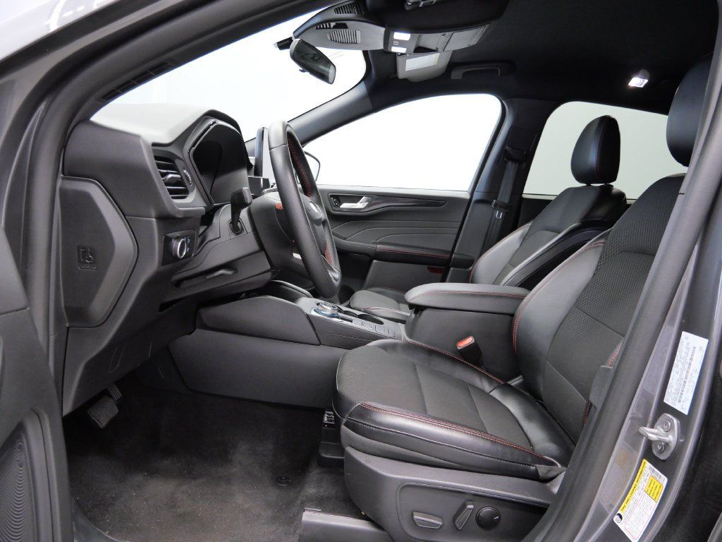 Used 2025 Ford Escape ST-Line AWD/4WD image 10