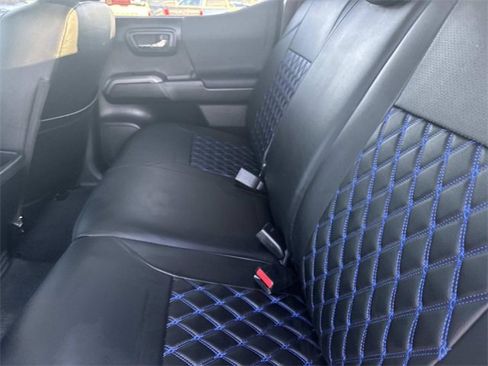 Used 2023 Toyota Tacoma TRD Sport image 14