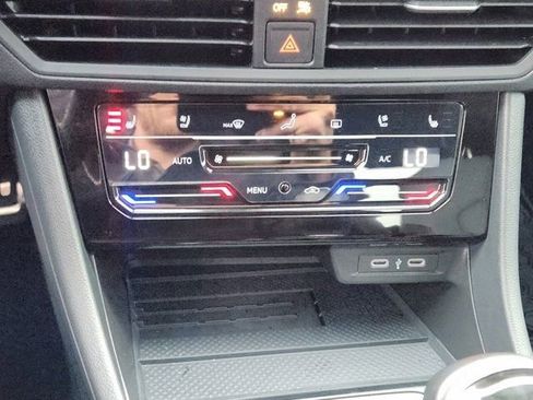 Used 2025 Volkswagen Jetta GLI Autobahn image 21