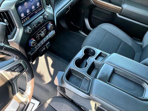 Used 2021 Chevrolet Silverado 1500 LT AWD/4WD image 16