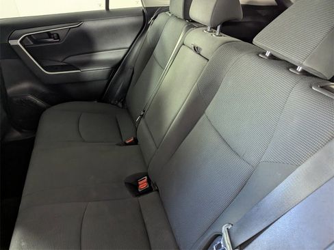 Used 2022 Toyota RAV4 LE image 17
