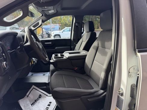 Used 2023 GMC Sierra 2500 Pro w/ Convenience Package image 9