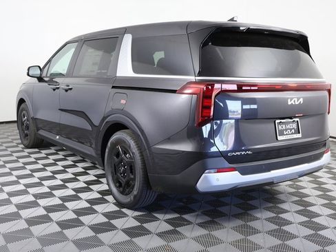 Certified 2026 Kia Carnival LXS image 5