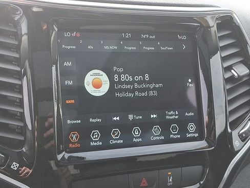 Used 2022 Jeep Cherokee Limited image 16