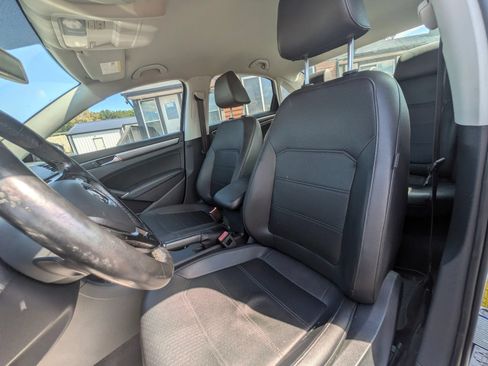 Used 2017 Volkswagen Passat 1.8T R-Line FWD image 27