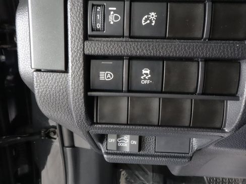 Used 2025 Toyota Tacoma SR AWD/4WD image 20