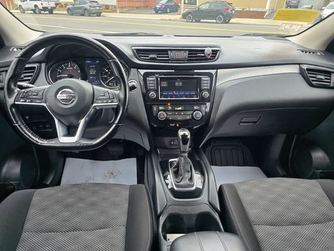 Used 2020 Nissan Rogue Sport SV w/ All-Weather Package AWD/4WD image 15
