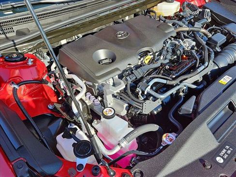 Used 2025 Toyota Camry SE image 20