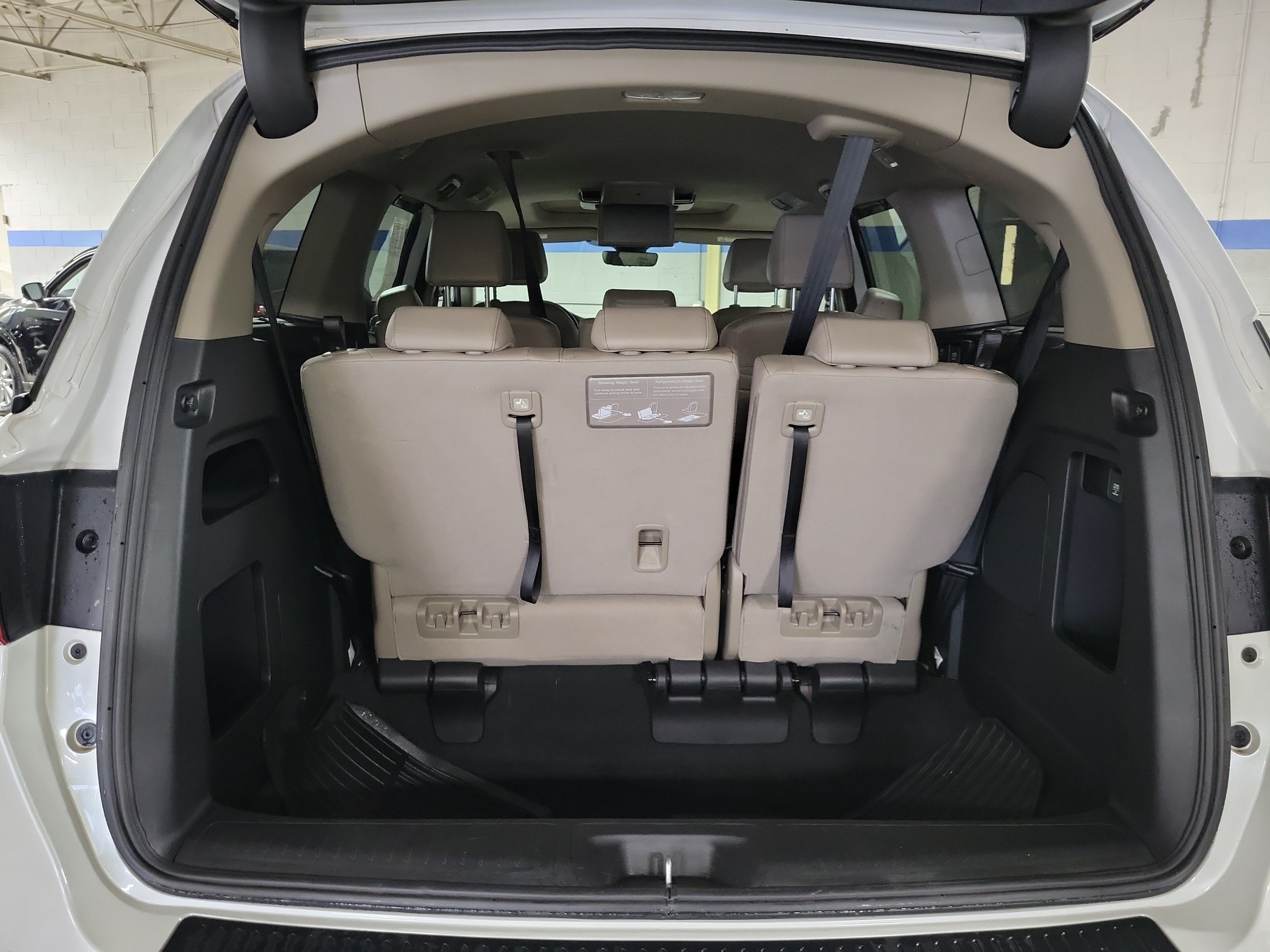 Certified 2024 Honda Odyssey Touring image 9