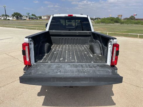 Used 2024 Ford F250 Lariat w/ FX4 Off-Road Package AWD/4WD image 36