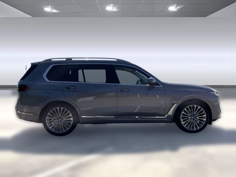 Used 2026 BMW X7 xDrive40i w/ Premium Package image 8