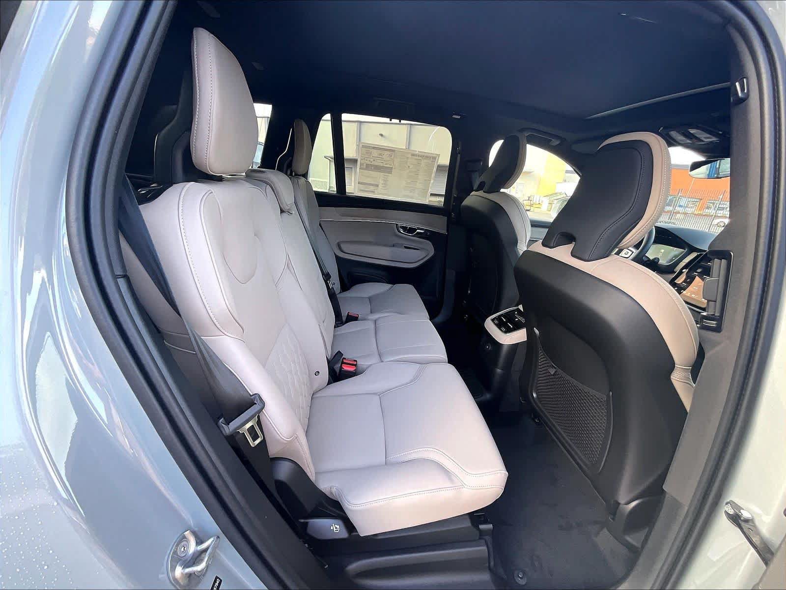 New 2027 Volvo XC90 T8 Plus AWD/4WD image 27