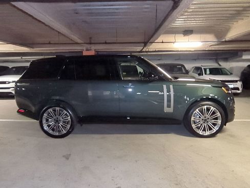 New 2026 Land Rover Range Rover Long Wheelbase SE AWD/4WD image 6