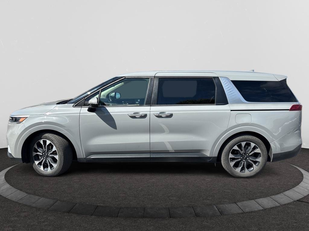 Used 2024 Kia Carnival EX FWD image 8
