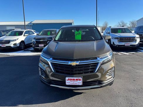 Used 2024 Chevrolet Equinox LT image 3
