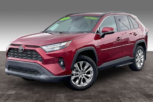 Used 2025 Toyota RAV4 XLE Premium w/ Weather Package AWD/4WD image 1