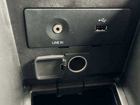 Used 2013 Ford Edge SE image 30