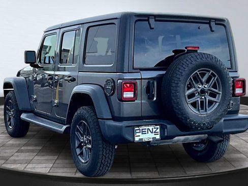 Used 2024 Jeep Wrangler Unlimited Sport AWD/4WD image 4