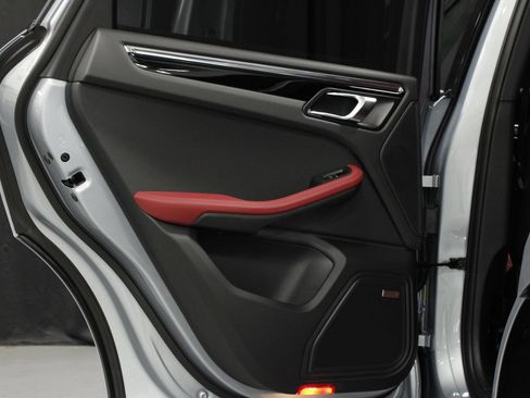 New 2026 Porsche Macan AWD/4WD image 13
