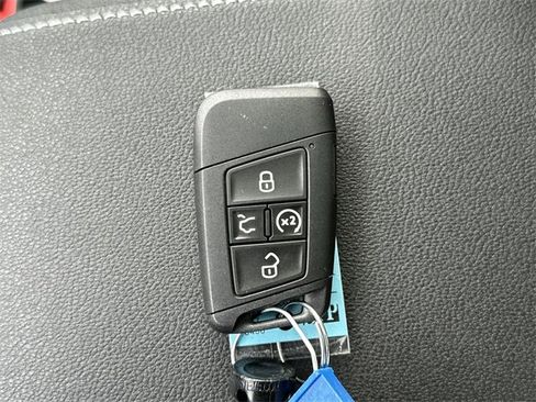 New 2026 Volkswagen Taos SE image 35