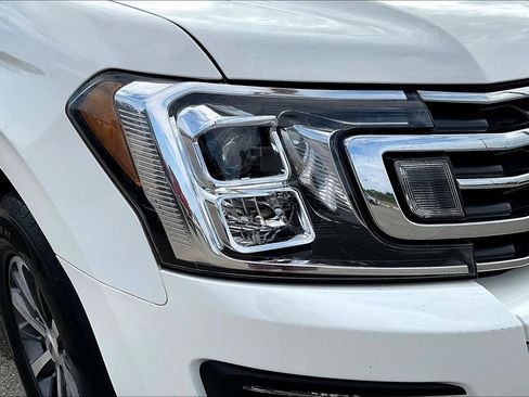 Used 2021 Ford Expedition XLT image 40