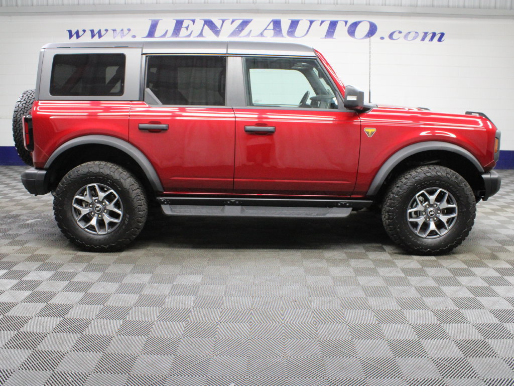 Used 2025 Ford Bronco Badlands AWD/4WD image 2