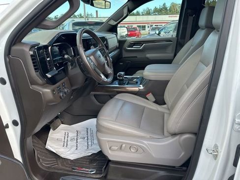 Used 2023 Chevrolet Silverado 1500 RST AWD/4WD image 15