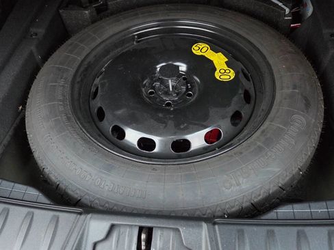 Used 2017 Jaguar F-PACE Prestige image 45