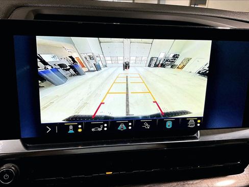 Used 2024 Chevrolet Silverado 2500 LTZ w/ LTZ Convenience Package image 23