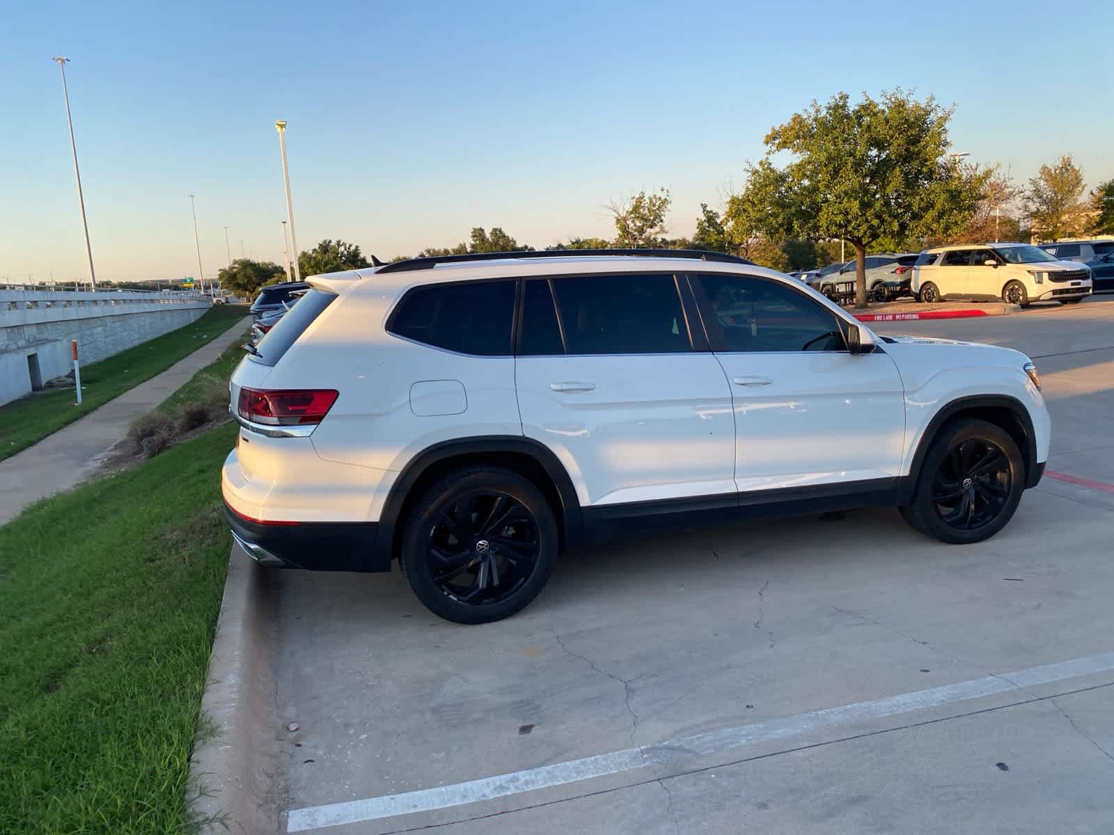 Used 2022 Volkswagen Atlas SE AWD/4WD image 5