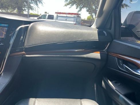 Used 2015 Cadillac Escalade Premium RWD image 5