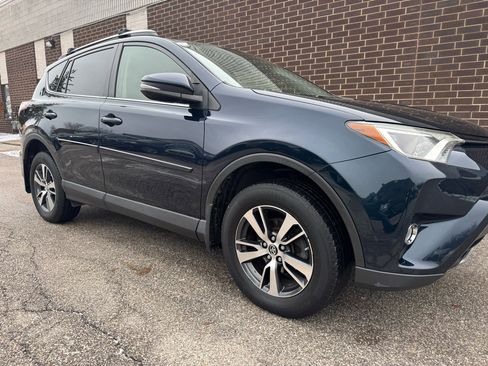 Used 2018 Toyota RAV4 XLE image 30
