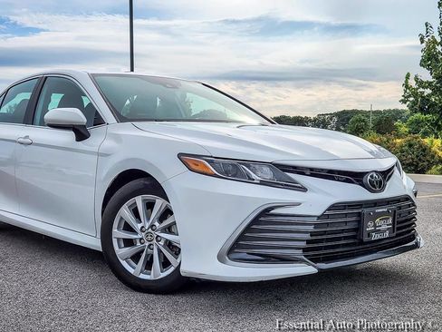 Used 2023 Toyota Camry LE FWD image 2