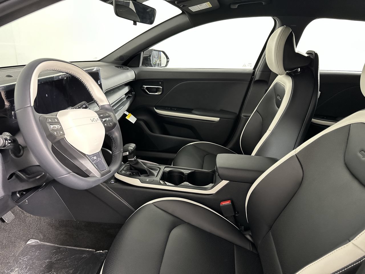 New 2027 Kia K4 GT-Line FWD image 2
