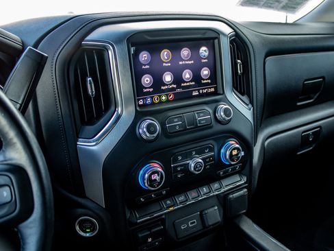 Used 2020 GMC Sierra 1500 SLT image 29