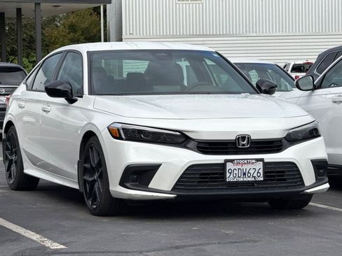 Used 2023 Honda Civic Sport image 2