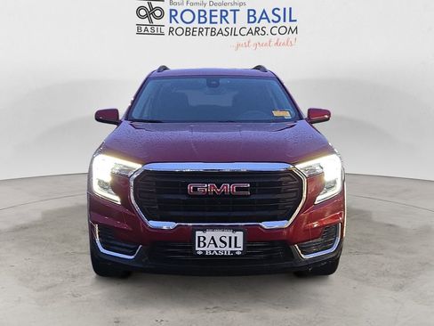 Used 2023 GMC Terrain SLE w/ Driver Convenience Package image 8