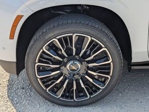 New 2026 Chevrolet Tahoe High Country AWD/4WD image 7
