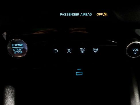 Used 2023 Ford Escape SE image 32