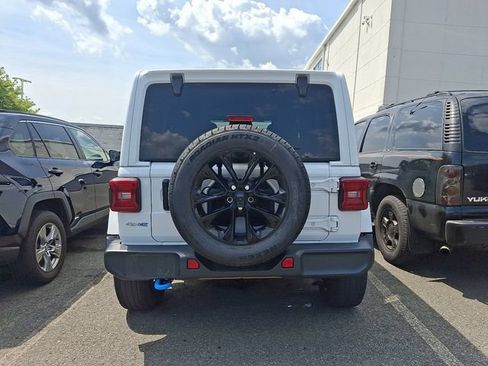 Used 2024 Jeep Wrangler Unlimited Sahara AWD/4WD image 4