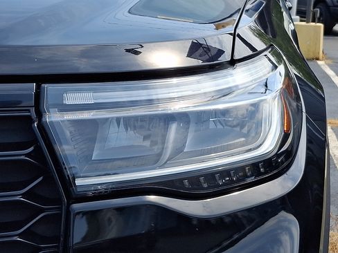 Used 2025 Ford Explorer ST-Line AWD/4WD image 4