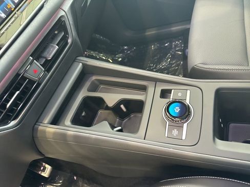 New 2025 Volkswagen Tiguan SE R-Line image 19